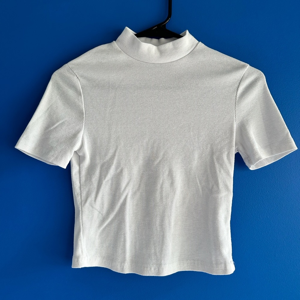 White crop top turtleneck T shirt